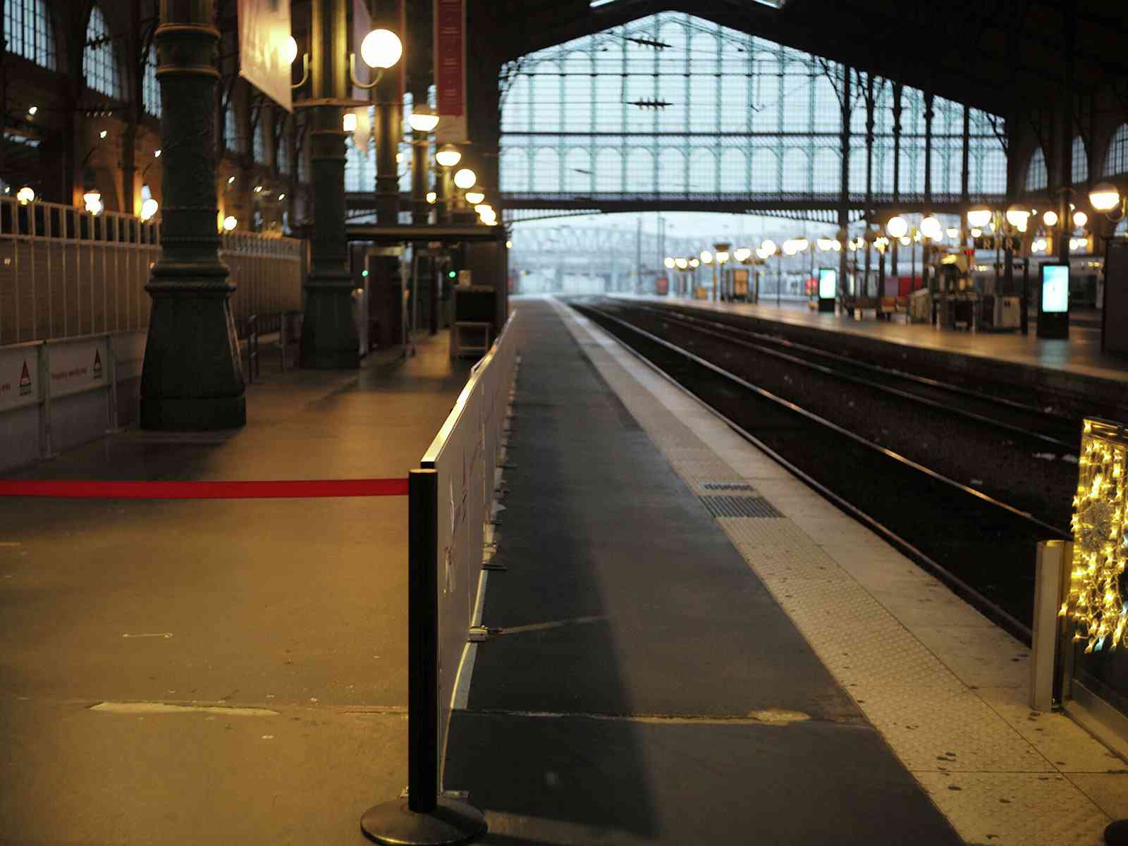     إخلاء محطة قطارات في باريس إثر بلاغ عن وجود قنبلة Image