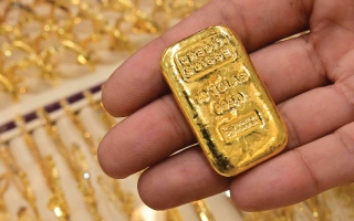 الذهب يرتفع مع تراجع عوائد السندات الأمريكية والدولار