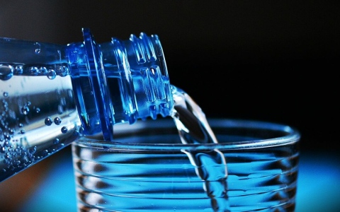 الصورة: الصورة: فوائد غير متوقعة للمياه المعدنية
