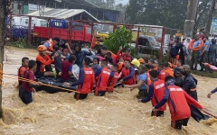 الصورة: الصورة: إعصار راي يتسبب في تشريد أكثر من 300 ألف شخص بالفلبين
