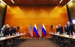 الصورة: الصورة: "مباحثات موسكو- واشنطن" هل من ضوء في نهاية النفق؟