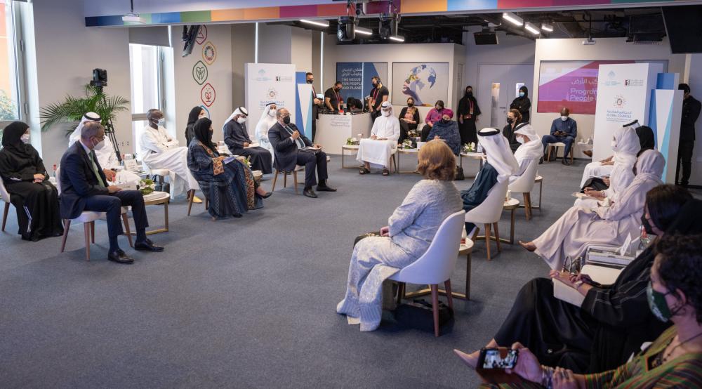 الصورة : لقطة جماعية للمشاركين في إطلاق الدورة الثانية للمجالس العالمية لأهداف التنمية المستدامة
