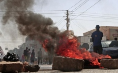 الصورة: الصورة: تظاهرات السودان.. مقتل متظاهرين وإصابة العشرات