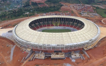 الصورة: الصورة: نقل 3 مباريات في أمم أفريقيا من ملعب إوليمبي إلى استاد أحمدو أهيدجو