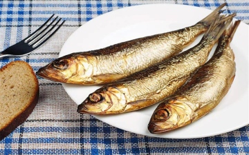 الصورة: الصورة: ماذا يحدث لصحتك عند تناول الأسماك المملحة؟