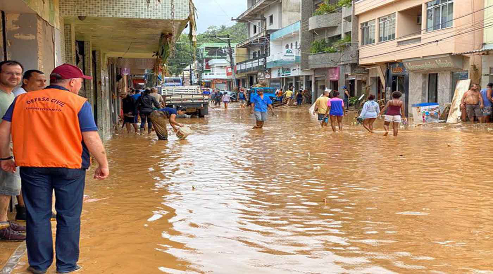 البرازيل: مقتل 18 شخصاً جراء فيضانات وانهيارات أرضية