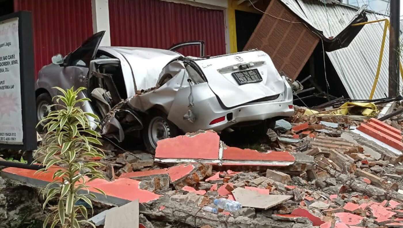 صورة سبعة قتلى في زلزال ضرب اندونيسيا