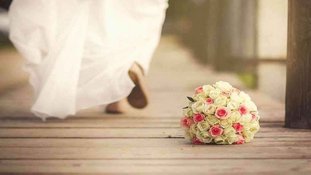 انتحار عروسين بعد زفافهما بساعات Image