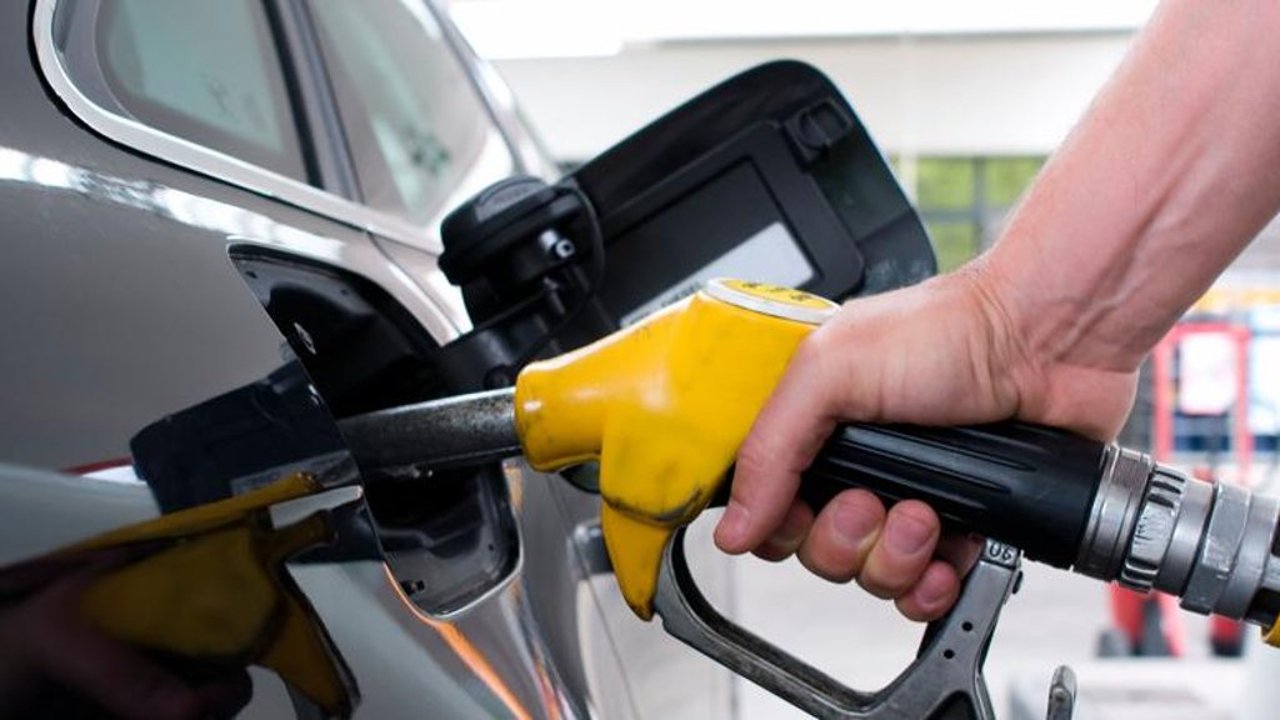    50 فلساً زيادة في أسعار البنزين و83 فلساً للديزل خلال أبريل