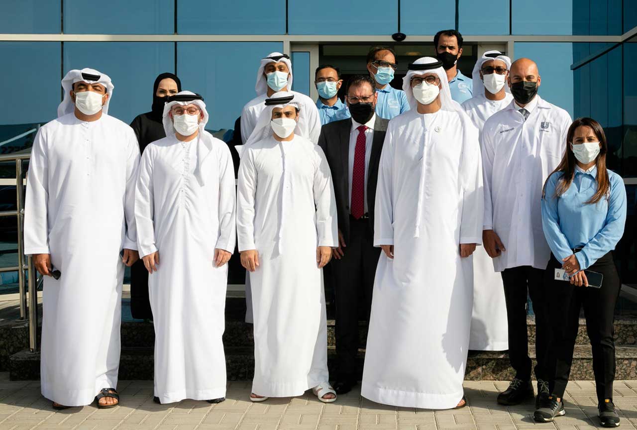 سلطان الجابر يزور شركة انفيروسيرف ومصنع يونيليفر في مدينة دبي الصناعية