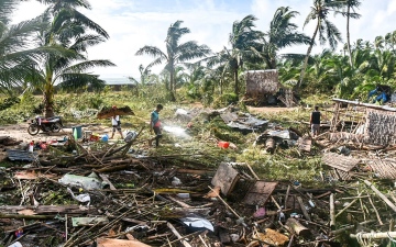 الصورة: الصورة: ارتفاع حصيلة ضحايا الانهيارات الأرضية والفيضانات في الفلبين إلى 224 شخصا