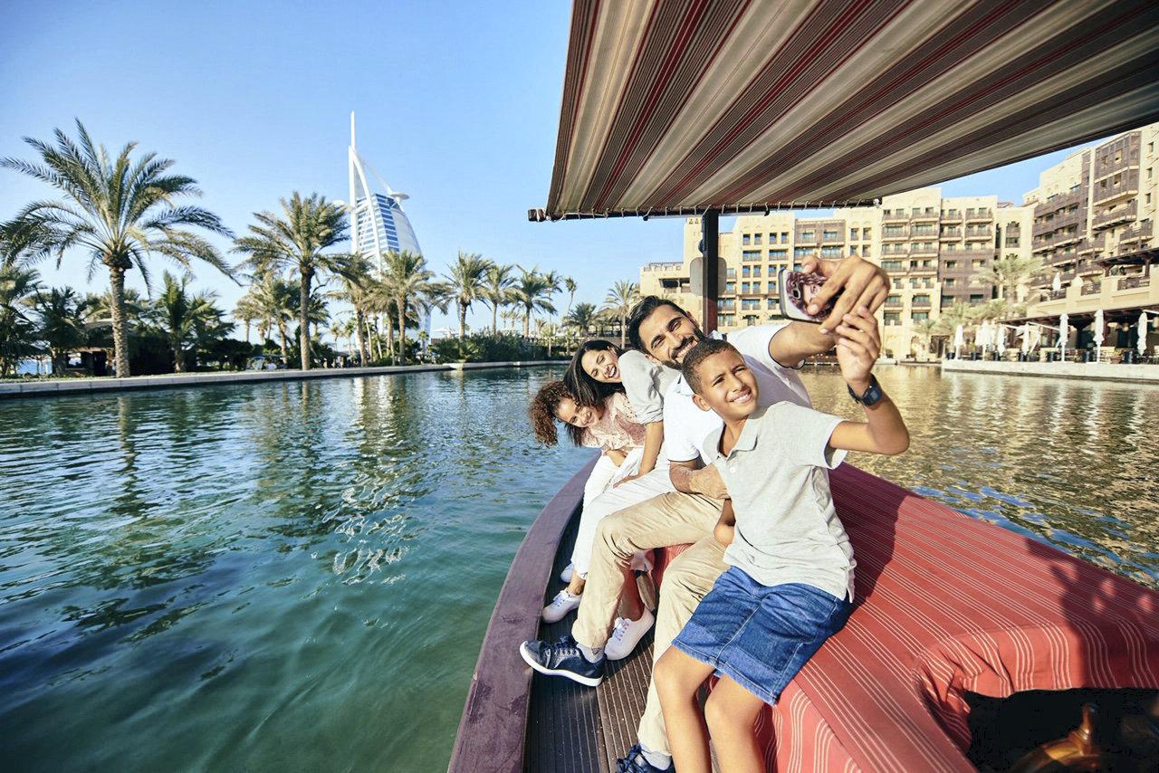 السياحة في الإمارات تواصل نموها والمنشآت الفندقية تستقطب 19 مليون زائر 2021 بنمو 29%
