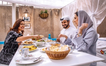 الصورة: الصورة: عروض إبداعية وأجواء احتفالية تزين حي دبي للتصميم