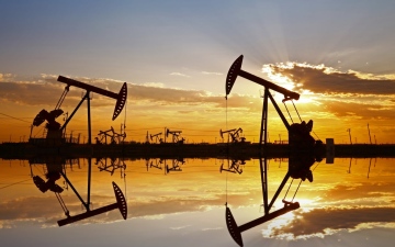 الصورة: الصورة: النفط يهبط أكثر من 1٪ متأثرا بمخاوف الركود الاقتصادي