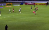 الصورة: الصورة: على طريقة زيدان لاعب برازيلي يسجل هدفا نادرا.. (فيديو)