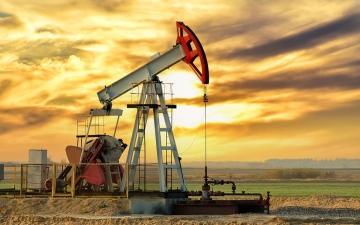الصورة: الصورة: ارتفاع طفيف في أسعار النفط