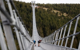 الصورة: الصورة: افتتاح أطول جسر معلق بالعالم في جمهورية التشيك
