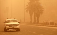 الصورة: الصورة: عطلة في المدارس والجامعات العراقية لليوم الثاني بسبب موجة الغبار