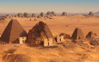 الصورة: الصورة: غوغل تُطلق تجربة رقمية تفاعلية لاستكشاف أهرامات مروي في السودان