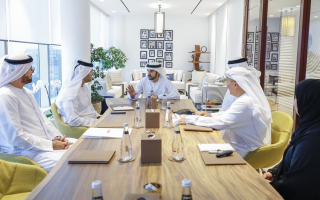 حمدان ومكتوم بن محمد يستعرضان ملامح الهيكلة الجديدة لبلدية دبي ودائرة الأراضي والأملاك
