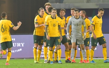 الصورة: الصورة: مدرب أستراليا يستعد لمواجهة الإمارات بجولة أوروبية