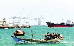 الصورة: الصورة: هجوم يستهدف سفينة قبالة سواحل اليمن