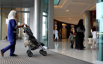الصورة: الصورة: السعودية تفرض رسوماً مالية على العمالة المنزلية الزائدة عن 4