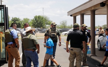 الصورة: الصورة: مسلح يقتل 19 تلميذاً وبالغين بالرصاص في مدرسة بتكساس