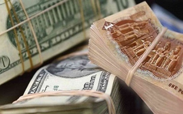 الصورة: الصورة: الدولار يسجل مستويات قياسية جديدة مقابل الجنيه المصري