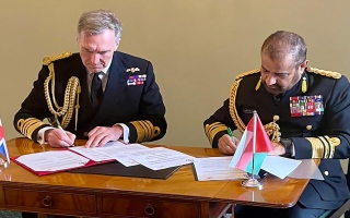 الصورة: الصورة: اتفاقية الدفاع المشترك بين سلطنة عمان والمملكة المتحدة تدخل حيّز التنفيذ