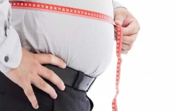 الصورة: الصورة: ما علاقة الوزن الزائد بالخصوبة عند الرجال؟