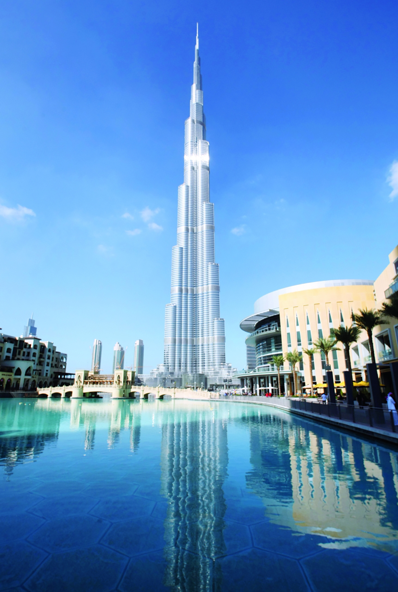 5 халиф. Башня Бурдж Халифа в Дубае. Ресторан в Бурдж Халифа в Дубае. Отель Армани в Дубае Бурдж Халифа. Бурдж Халифа самая высокий ресторан.