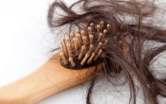 الصورة: الصورة: خبير صحي يكشف عن أدوية تؤدي إلى تساقط الشعر