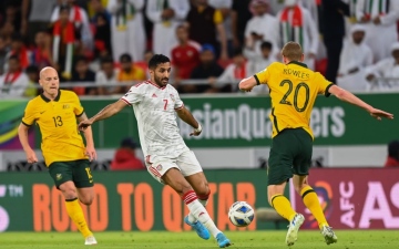 الصورة: الصورة: نهاية الشوط الأول من مباراة الإمارات وأستراليا بالتعادل السلبي