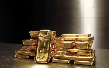 الصورة: الصورة: الذهب يهبط 2% والبلاديوم 7% مع صعود الدولار