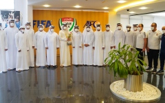 الصورة: الصورة: راشد بن حميد يلتقي أعضاء منتخبي الكرة الشاطئية والإلكترونية