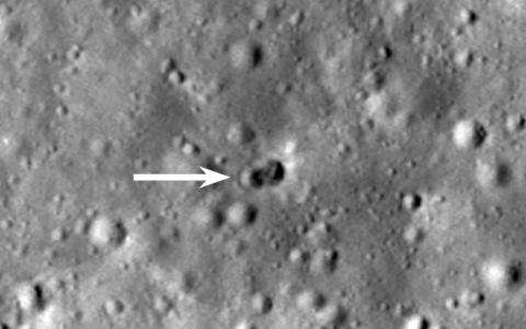 الصورة: الصورة: ناسا ترصد سقوط صاروخ على القمر