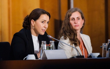 الصورة: الصورة: مريم المهيري تستعرض بمؤتمر وزاري في برلين تدابير معالجة أزمة الغذاء العالمية