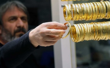 الصورة: الصورة: ارتفاع أسعار الذهب مع اعتزام مجموعة السبع حظر استيراده من روسيا