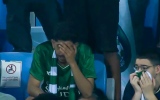 الصورة: الصورة: بكاء وصدمة.. رد فعل جماهير الأهلي السعودي بعد هبوط فريقها (فيديو)
