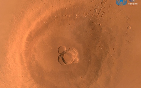 الصورة: الصورة: مركبة فضاء صينية تحصل على صور لكوكب المريخ بأكمله
