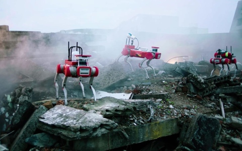الصورة: الصورة: الكشف عن روبوت إنقاذ صيني فائق التكنولوجيا