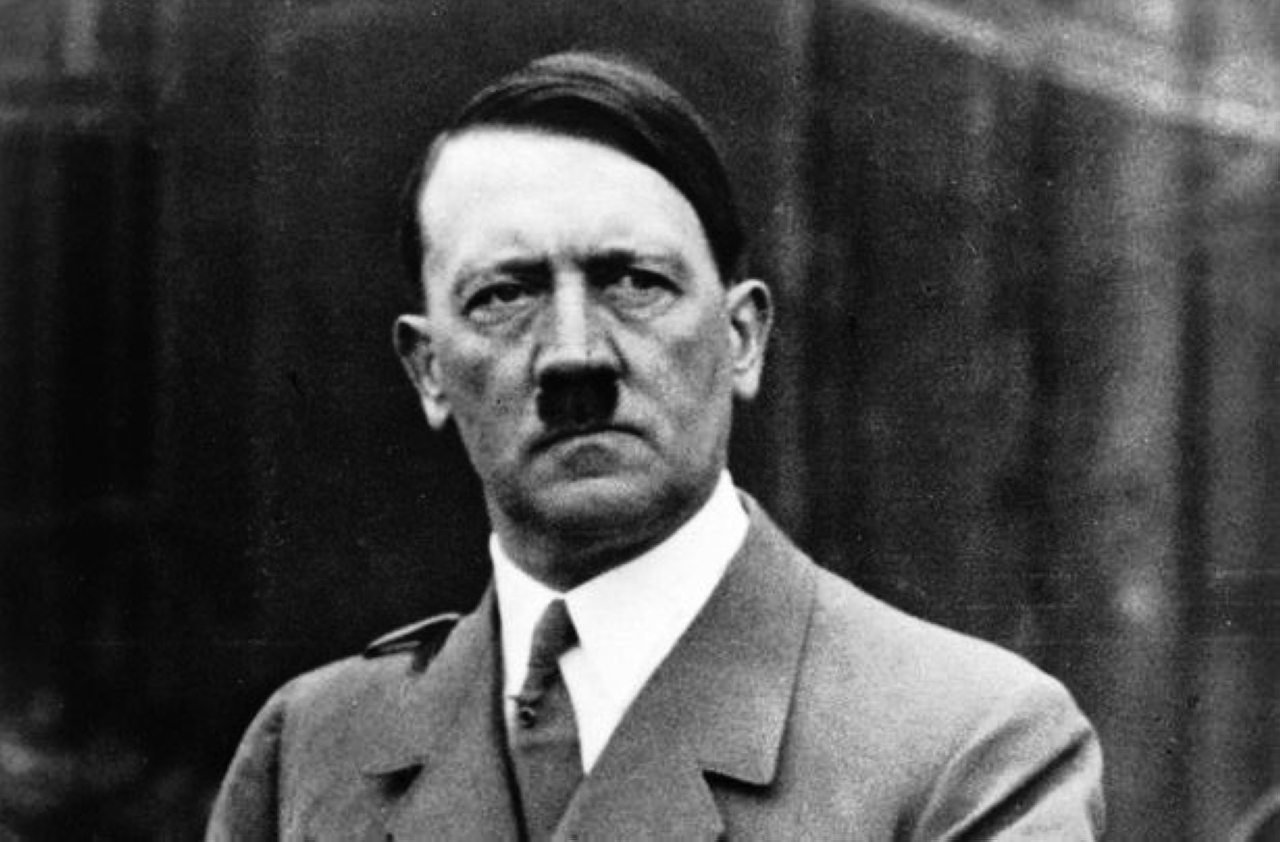 الصورة : 1934 انتخاب أدولف هتلر زعيم التيار النازي رئيساً لألمانيا.