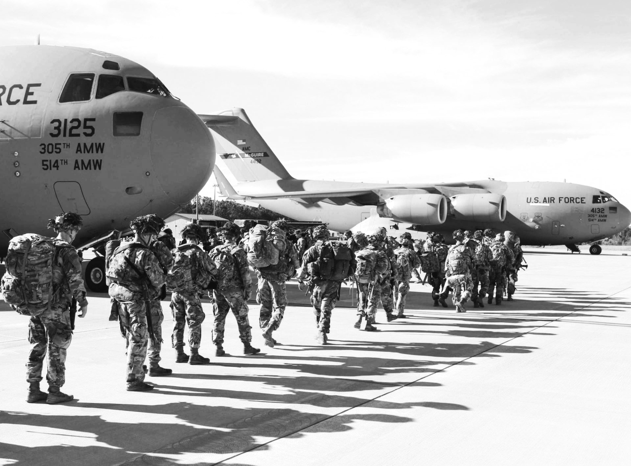 الصورة : 2010 آخر الوحدات القتالية الأمريكية تغادر العراق.