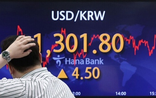 الوون الكوري الجنوبي يتراجع إلى أدنى مستوى أمام الدولار منذ 13 عاماً
