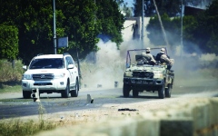 الصورة: الصورة: ليبيا.. اشتباكات مسلحة تسبق جلسة حاسمة للبرلمان