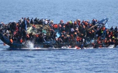 الصورة: الصورة: مهاجرون إلى الموت.. 89 شخصاً ضحايا المركب اللبناني الغارق حتى اليوم