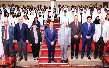 الصورة: الصورة: جامعة الخليج الطبية تخرّج 440 طالباً