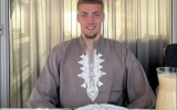الصورة: الصورة: فيديو للاعب هولندي يرتل القرآن بصوت مميز في الملعب يشعل وسائل التواصل الاجتماعي