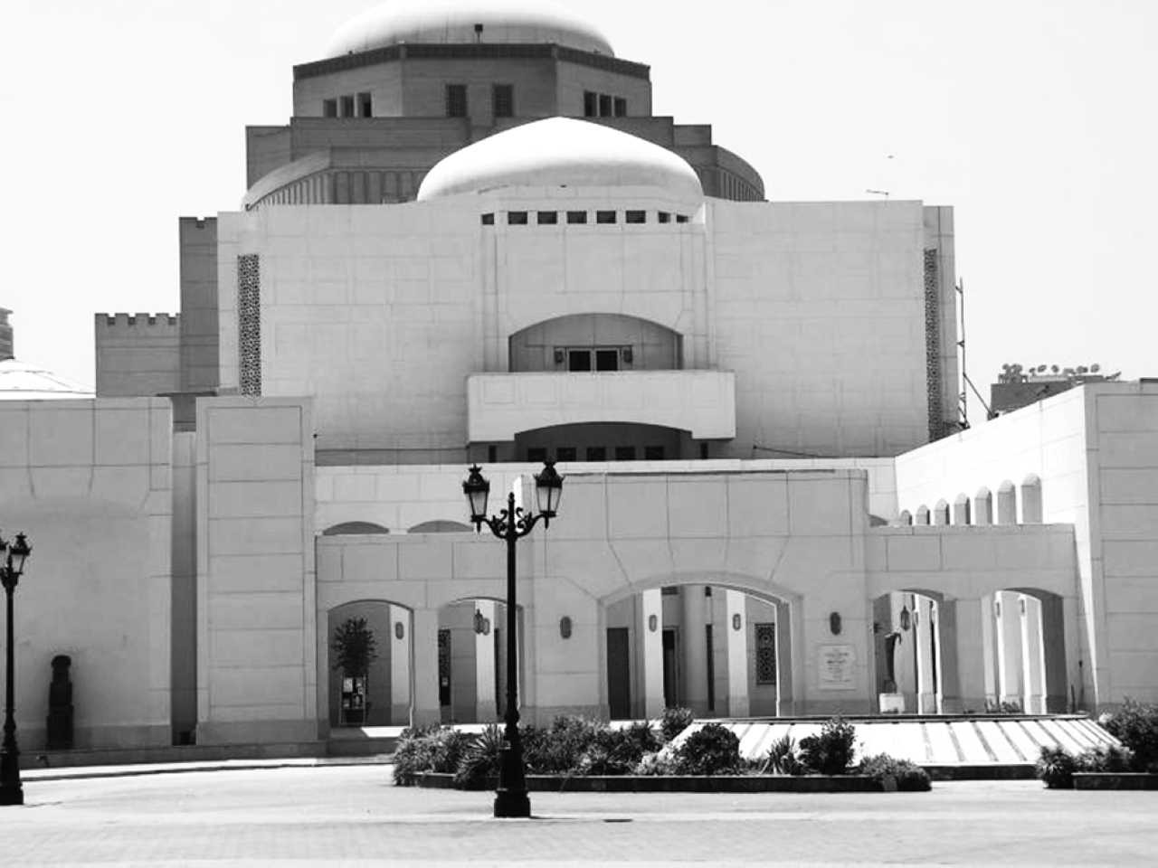 الصورة : 1988 افتتاح مبنى دار الأوبرا المصرية الجديدة بالجزيرة.